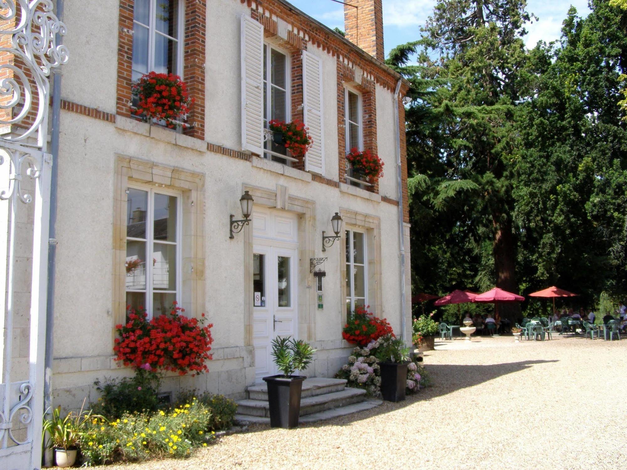 Logis Hotels Restaurants- Villa Des Bordes Clery-Saint-Andre Exterior photo